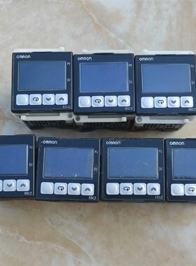 温控器E5CZ-R2MT  余3个