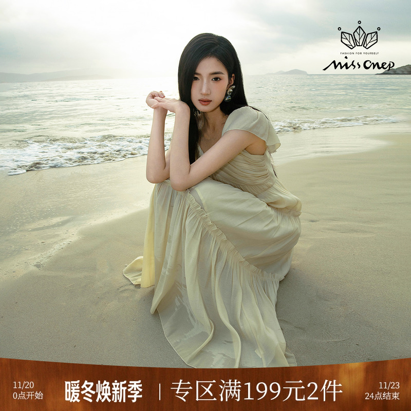 missonep度假风V领气质款连衣裙