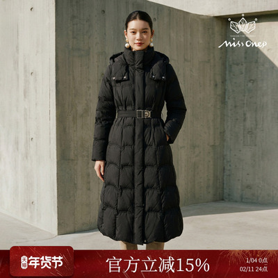 90鸭绒黑色连帽长款收腰羽绒服