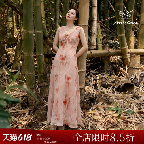 浪漫V领蕾丝玫瑰印花无袖连衣裙