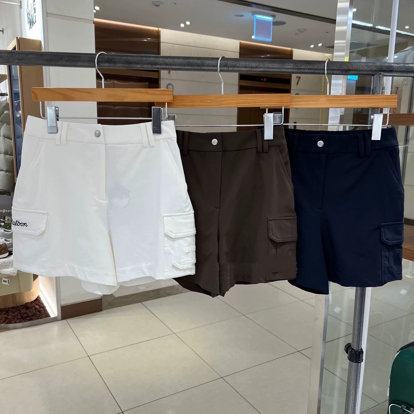 26春夏新款女士高尔夫服装短裤时尚百搭休闲多口袋裤子运动舒适