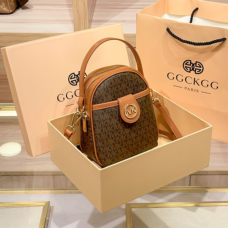 香港复古迷你半圆包女2026新款时尚百搭单肩斜挎包轻奢通勤手机包,箱包皮具/热销女包/男包,单肩包,淘宝优惠券,粉丝福利购,淘宝优惠卷