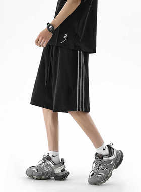 ZSEE夏季运动短裤男美式潮牌三条杠条纹五分裤黑色宽松大码休闲裤