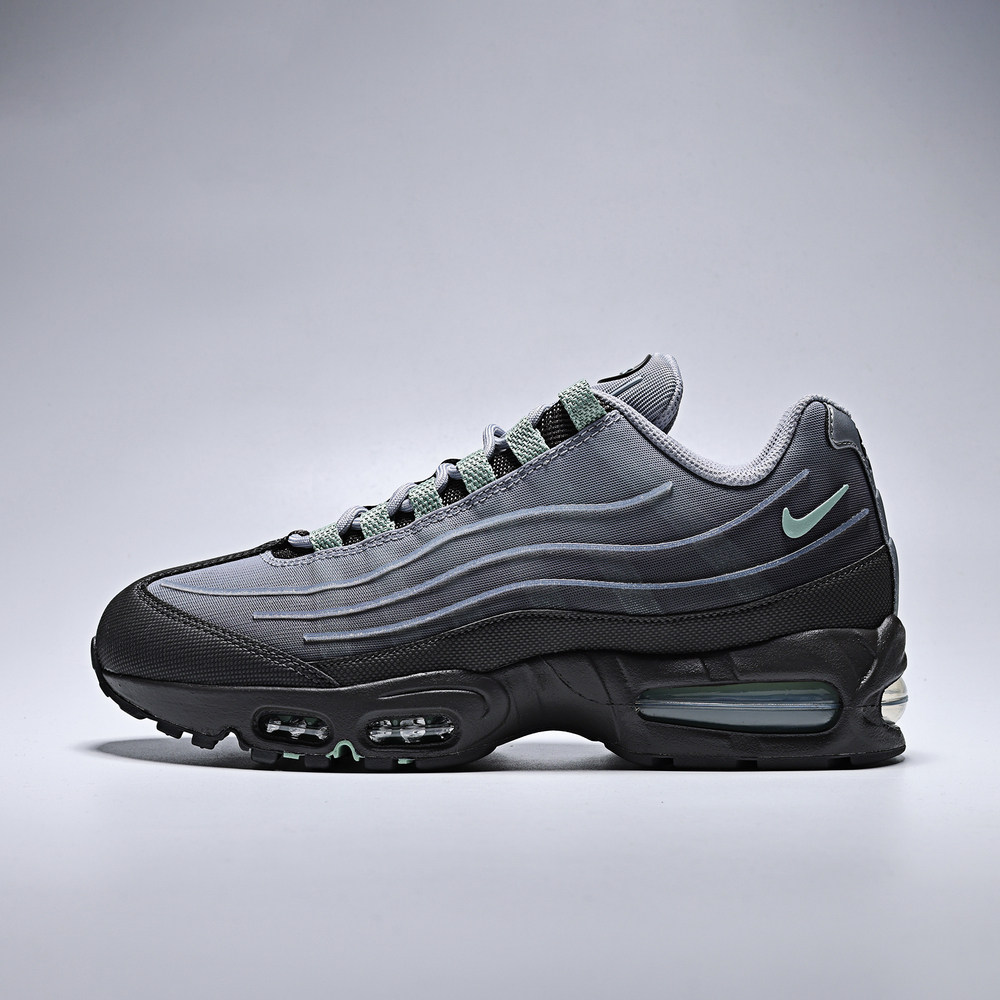 NIKE耐克男子AIR MAX 95 BB TECH运动休闲鞋IH7853-200