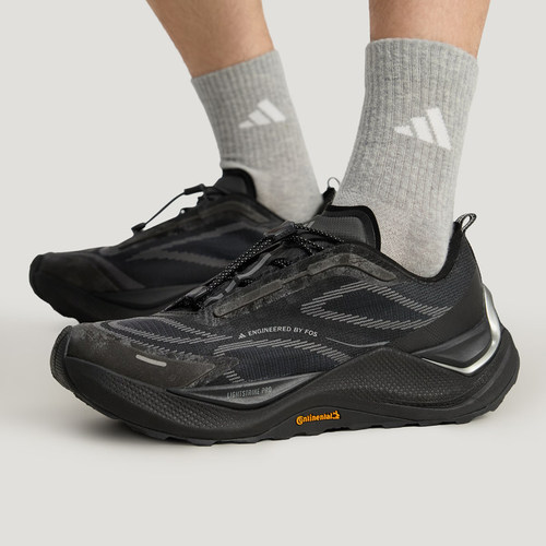 adidas阿迪达斯中性HOLO PEAK运动休闲鞋KI1520