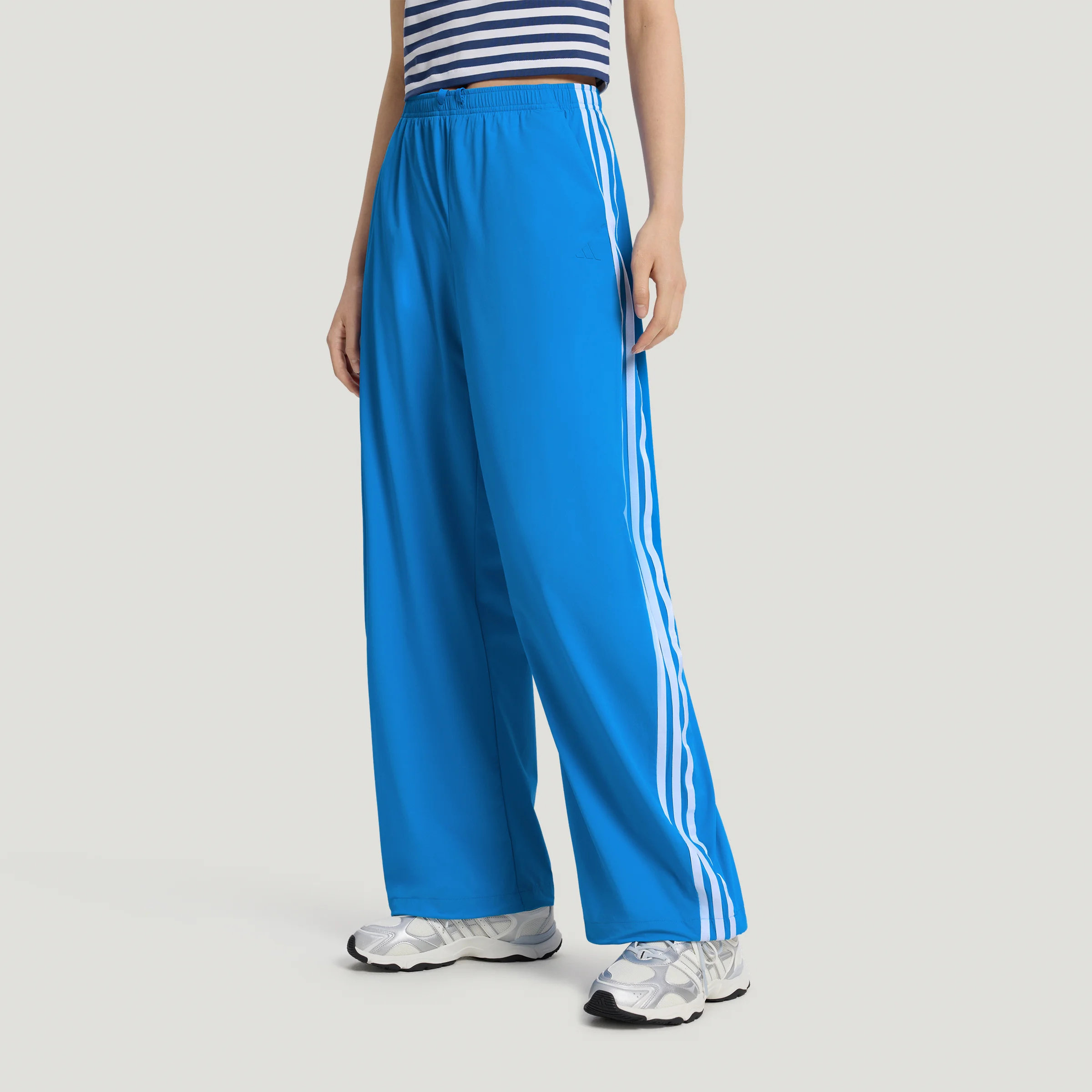 滔搏adidas阿迪达斯女子舞动系列三条纹香蕉裤运动休闲长裤KZ4176