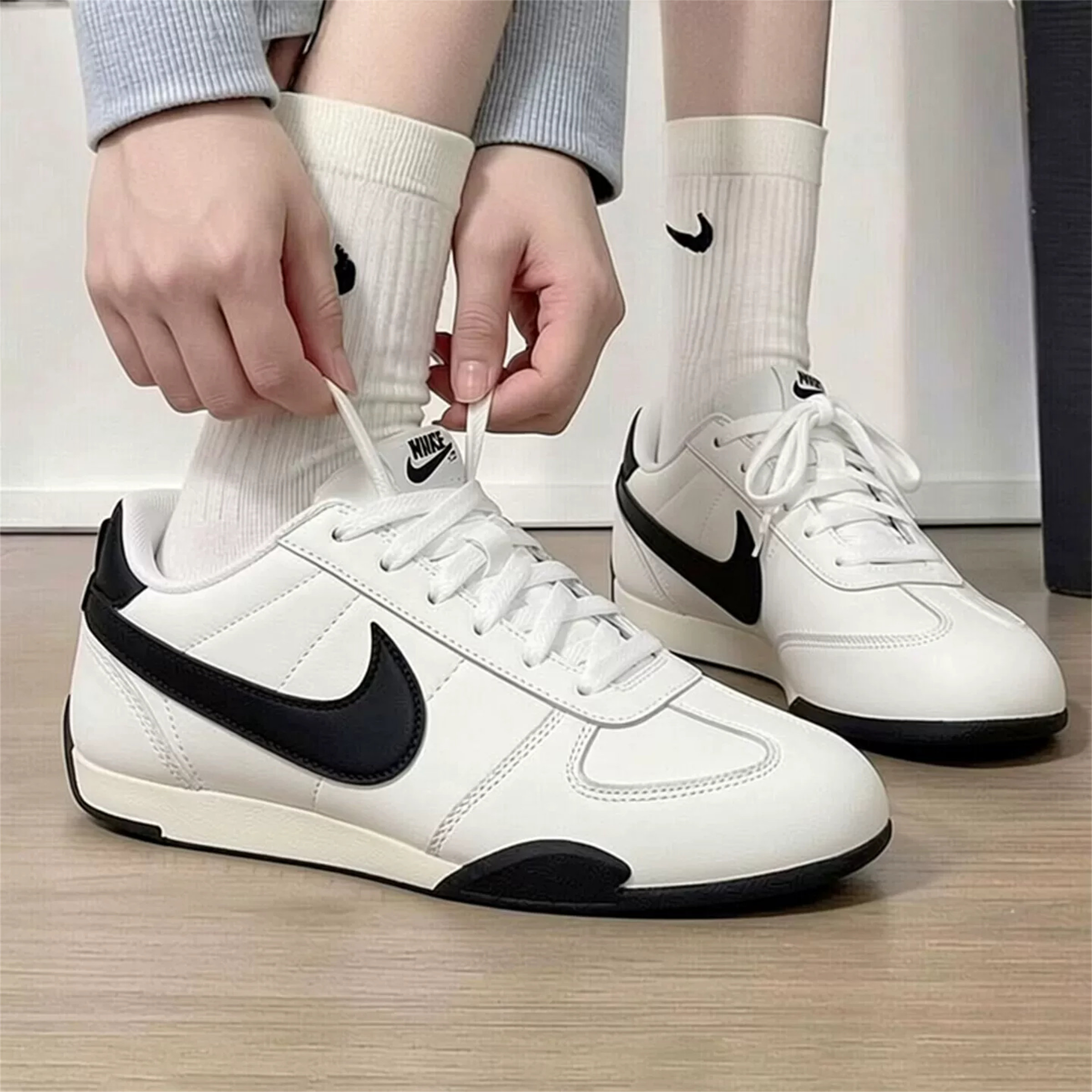 NIKE耐克女子W NIKE SPRINT SISTER运动休闲鞋IB7102-100