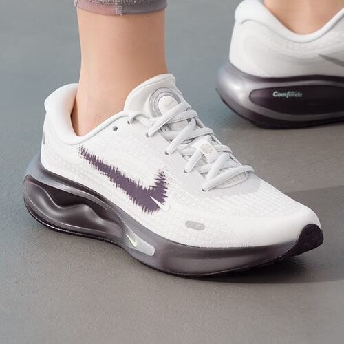 NIKE耐克女子W NIKE JOURNEY RUN运动训练缓震跑步鞋IR7599-150