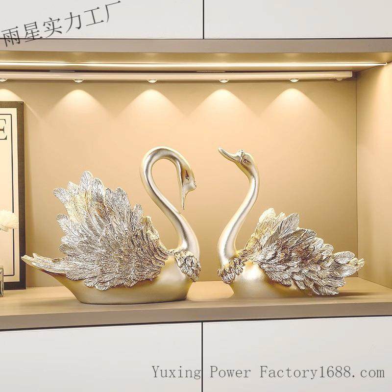 轻奢高级感天鹅酒架摆件家居客厅酒柜电视柜装饰品餐