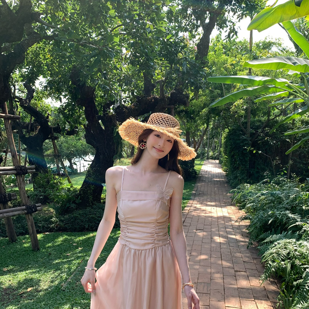 AS OFFICIAL-很多荔枝蔷薇很有初恋法式抽褶收腰蝴蝶连衣裙