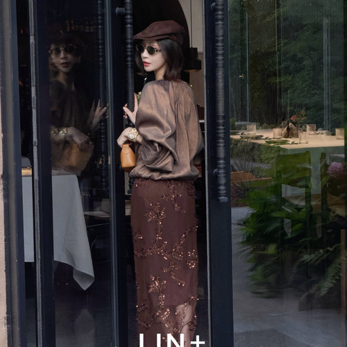 LIN+  -年秋上新重工立体钉珠藤蔓亮片复古半身裙(不含上衣)DX112