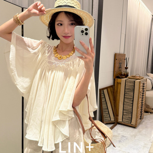 LIN+  -夏上新～法式设计感清爽防晒不规则荷叶边小衫ZL082