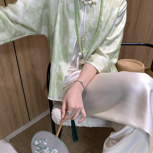 王奕可amzg-中式晕染印花气质优雅七分袖开衫100人丝短外套33881