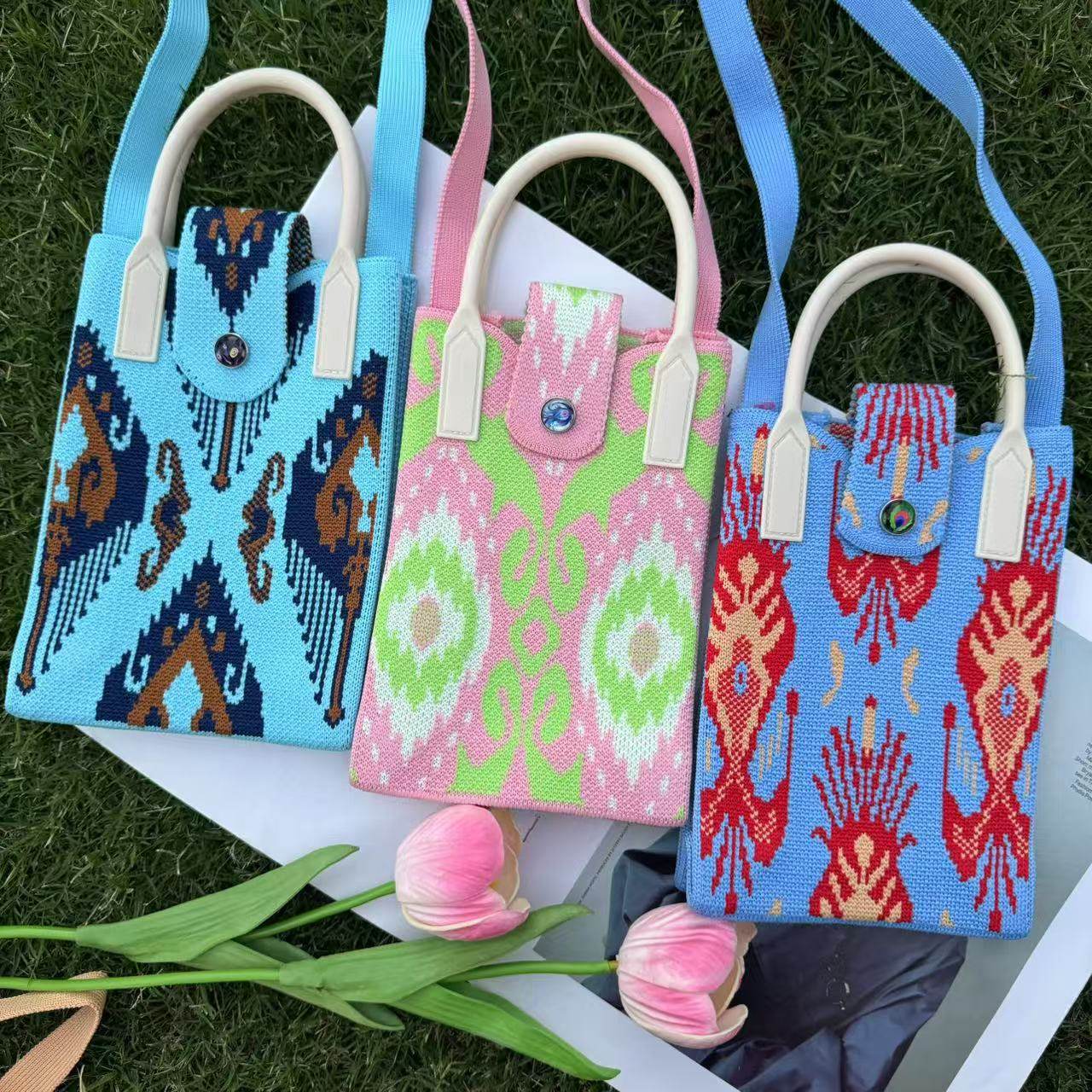 新疆民族风艾德莱斯花纹手机包