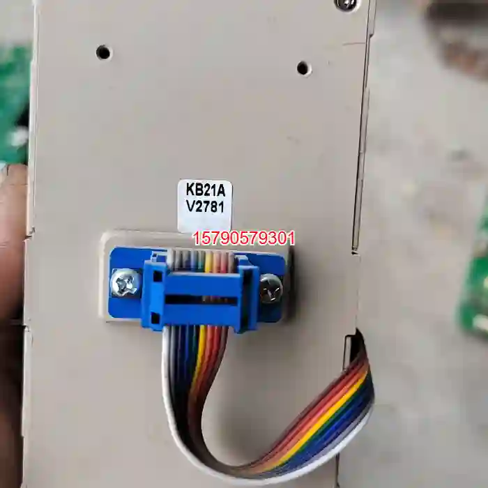 议价伟创变频器AC70AC80面板KB21A，成色如图，有瑕