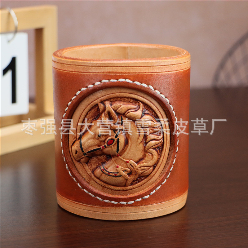 头层牛皮创意生日礼品小马笔筒收纳盒办公桌面可爱卡通摆件复古