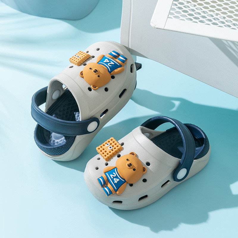 宝宝洞洞鞋女童夏季新款卡通小童软底防滑沙滩鞋夏天户外儿童新款