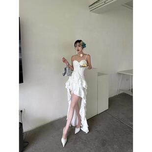 不规则白色吊带连衣裙女夏季 直销法式 小众设计高级感海边度假沙滩