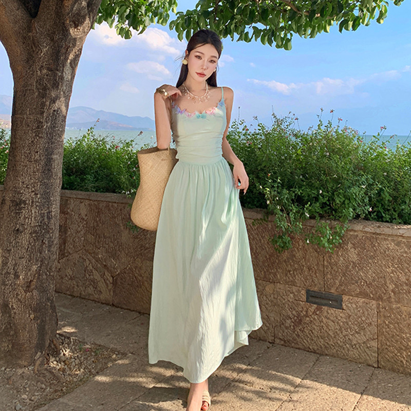 海边度假立体蝴蝶露背连衣裙