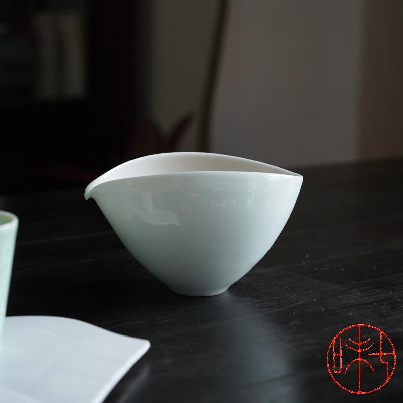 公断水新宠～很好用的造型感手工公道杯分茶器影青瓷 出水杯利器