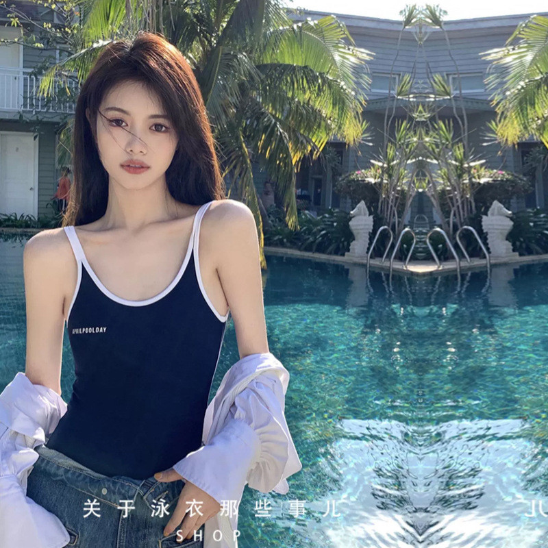 2025新款日系连体游泳衣女款网红风保守纯欲吊带夏季学生平角两件