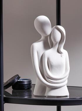 休闲拥抱夫妇抽象人物饰品，一对创意个性化饰品，斯堪的纳维亚现