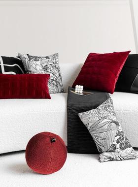 新年法式轻奢覆古高级红色黑色皮革抱枕沙发客厅靠枕民宿卧室床头