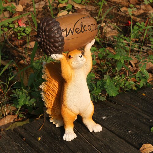 新款松鼠欢迎牌摆件户外花园庭院动物装饰摆件幼儿园布置