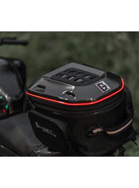 摩托车多功能后座包 夜间LED灯车尾包骑行双肩背包硬壳头盔包储物