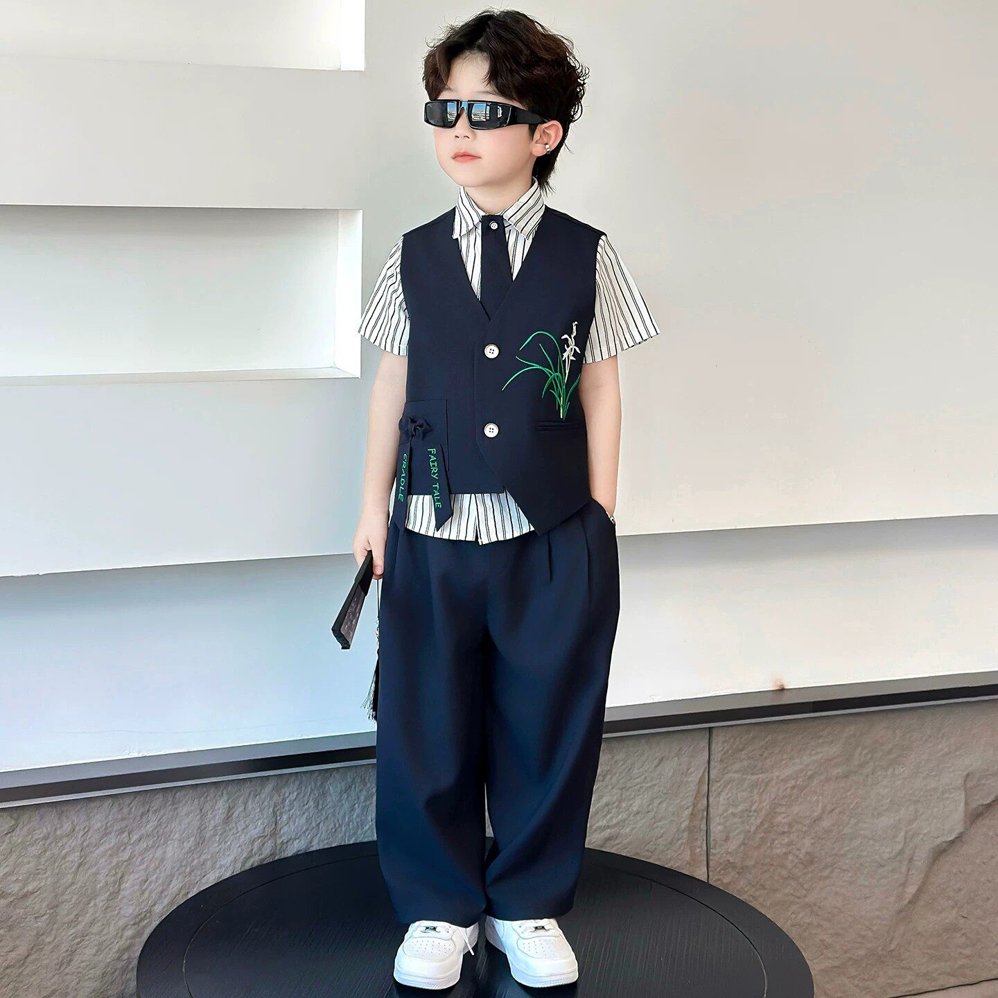 法国Uamtor男童礼服2026夏中式西装国风刺绣马甲套装男孩演出服装