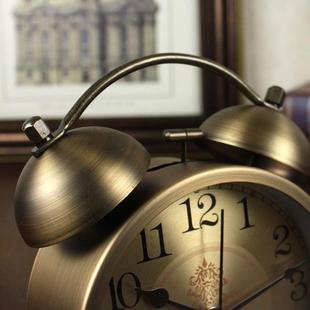 复古闹钟客厅摆件卧室静音床头时钟学生桌面闹表打铃大声创意钟表