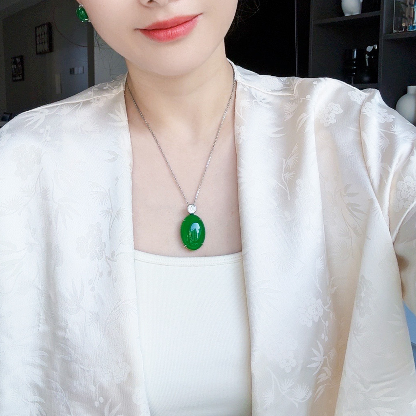 AILEQ925银天然玉髓简约四爪鸽子蛋吊坠满绿珠宝雅丹春夏项链D9