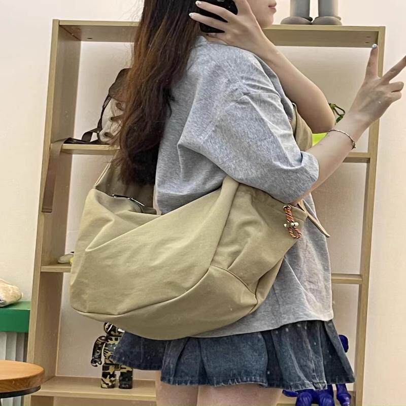 花少江疏影赵昭仪同款大容量单肩饺子包男女斜挎运动健身包通勤
