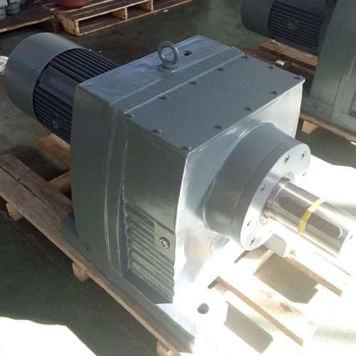 R147法兰轴伸式轴输入的单级斜齿轮减速机体积小承载能力大温升低