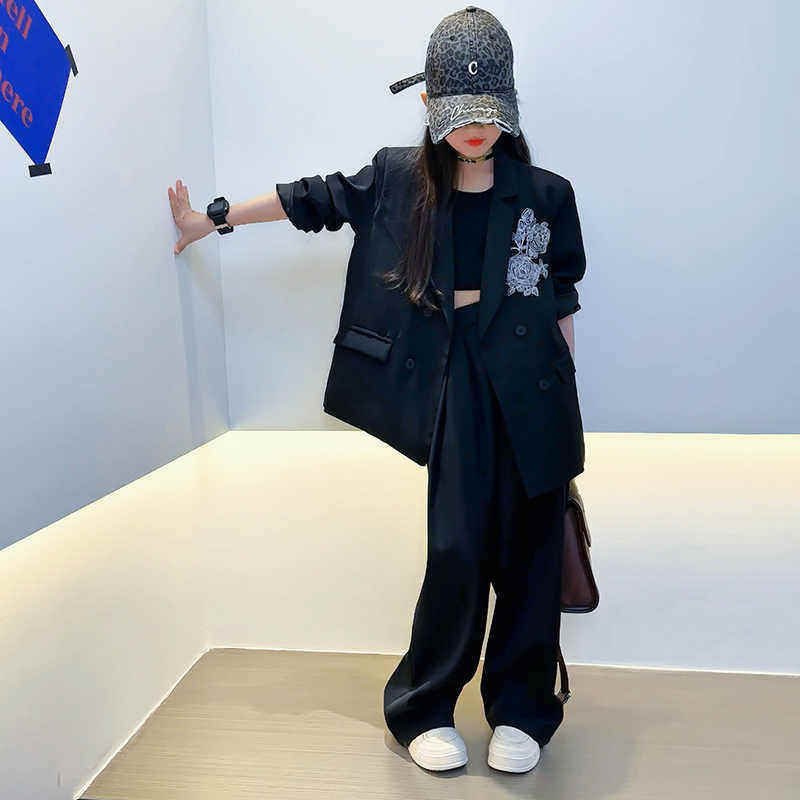 韩国Uamtor女童西服套装春装2026新款洋气女孩黑色刺绣西装两件套