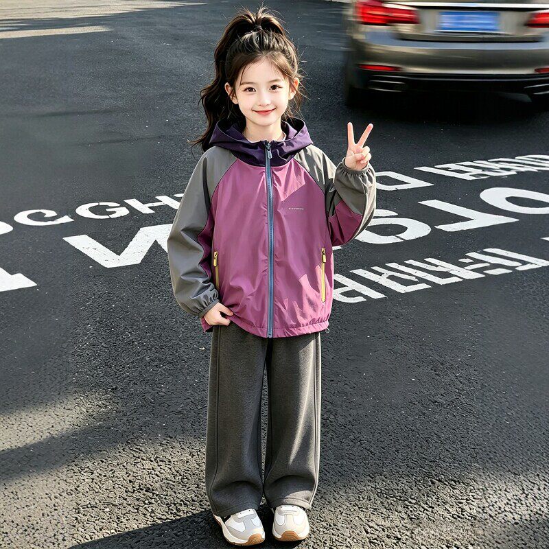 法国BERYDIA女童春秋款冲锋衣2026新款大童洋气连帽开衫外套上衣