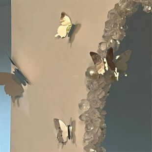 轻奢镜面蝴蝶墙面装饰高级感ins风闪动镜子装饰拍照道具卧室贴饰