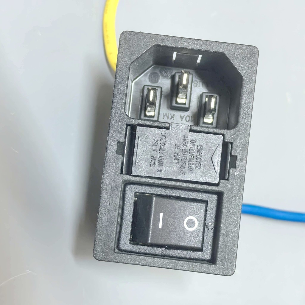 瑞士进口舒特 KM01.1205.11 船型开关三合一电源 IEC尾电源插座,电子元器件市场,开关元件及附件,淘宝优惠券,粉丝福利购,淘宝优惠卷