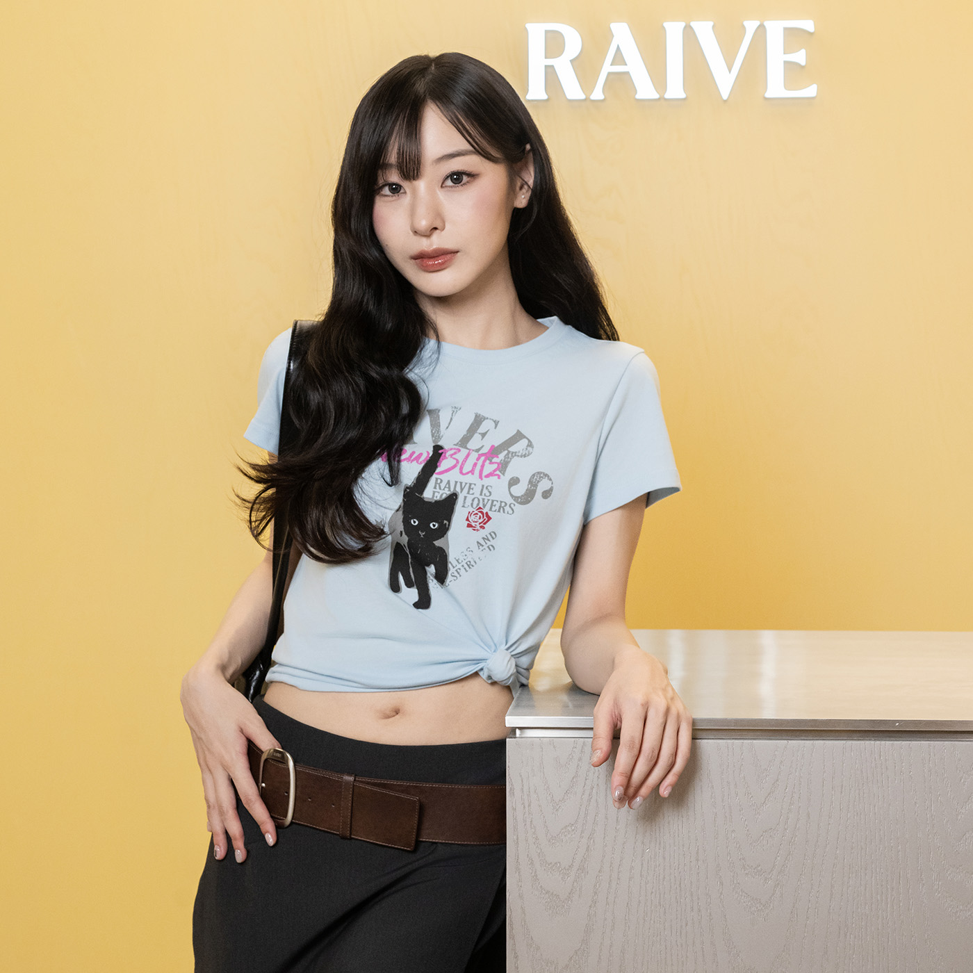 RAIVE小黑猫图案印花T恤