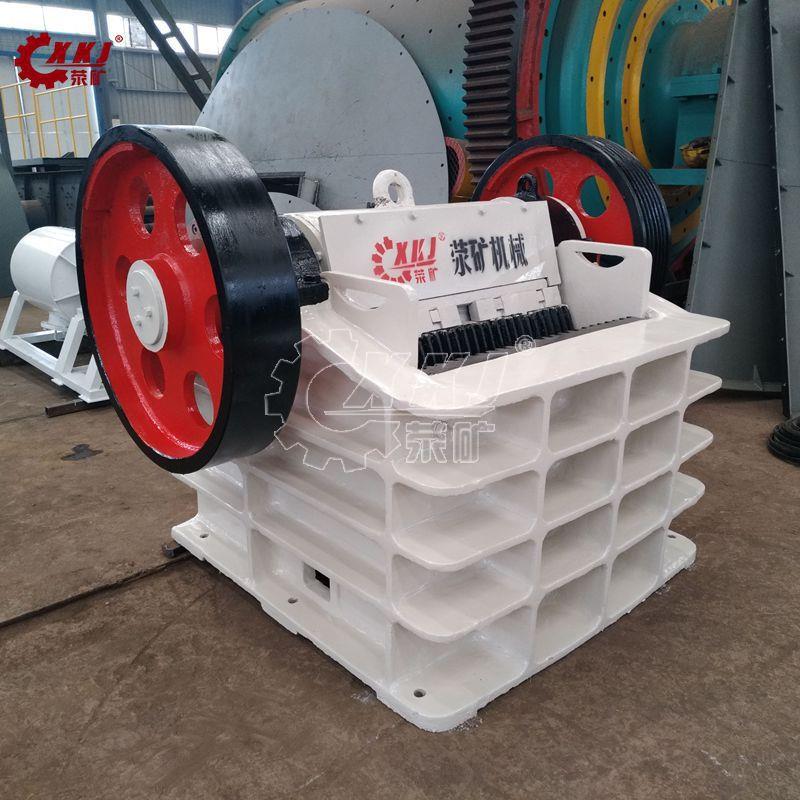 小型鄂式破碎机设备颚式破碎机制造商矿山设备