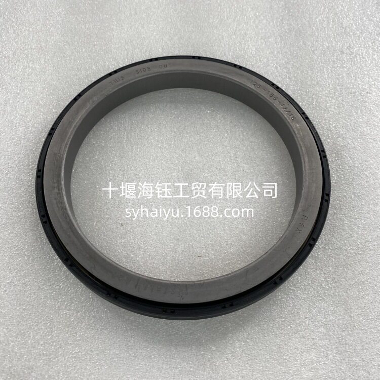 适用于潍柴发动机配件后油封812700010016