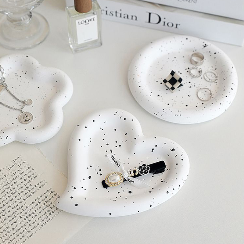 极速insc首饰项链收纳托盘摆件石膏置物盘女生卧室化妆台拍照装饰