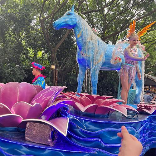 主题公园巡游花车杂耍表演巡游彩车商业活动展览车多功能花车