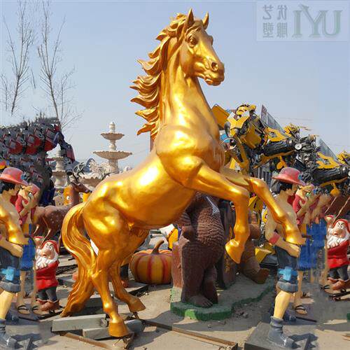 源头工厂现货玻璃钢金牛雕塑金色树脂景观牛摆件