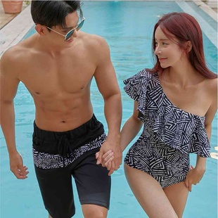 时尚 显瘦短裤 印花情侣泳衣女性感露背修身 2023韩国新款 沙滩泳装 男