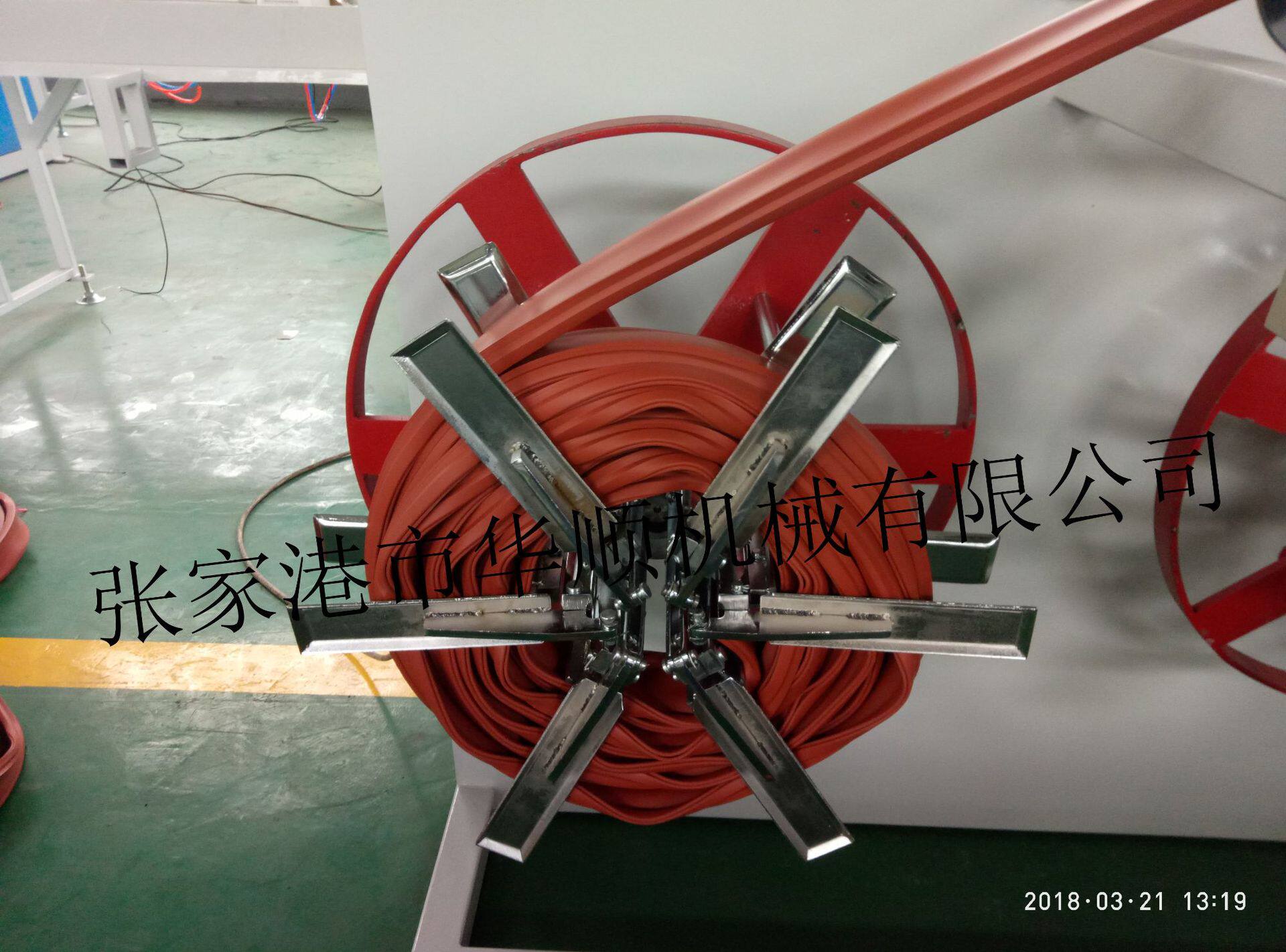 卡口式硅橡胶绝缘保护管挤出生产设备