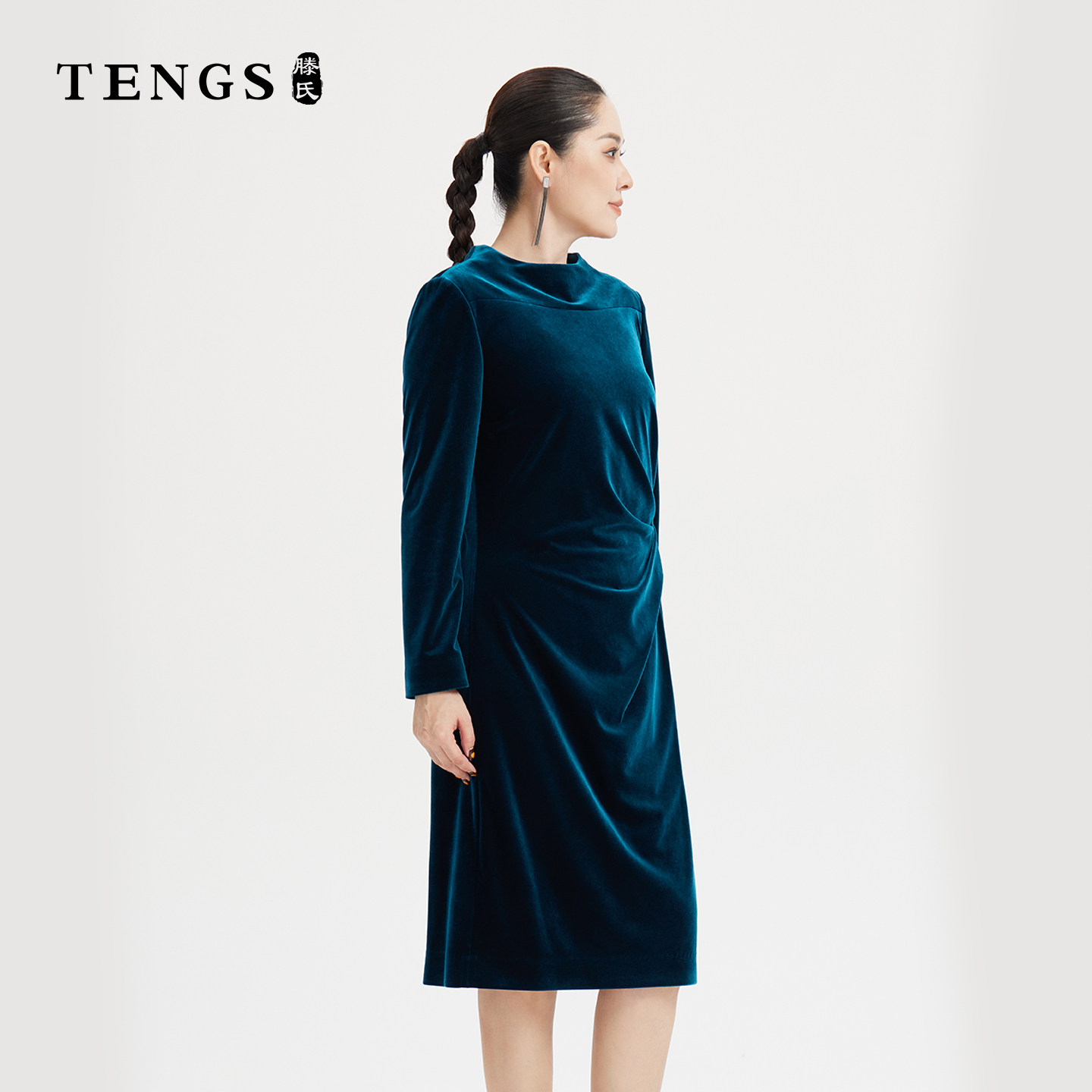 新款舒适百搭气质丝绒连衣裙