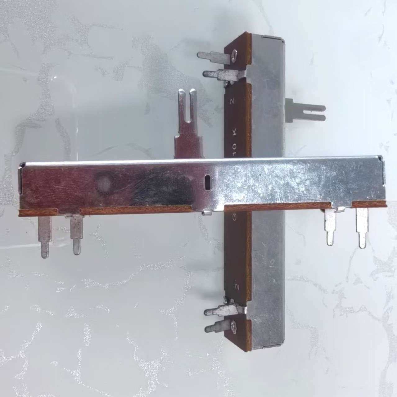 吸尘器直滑式电位器行程电位器双联碳膜调音台推子电位器价格优惠