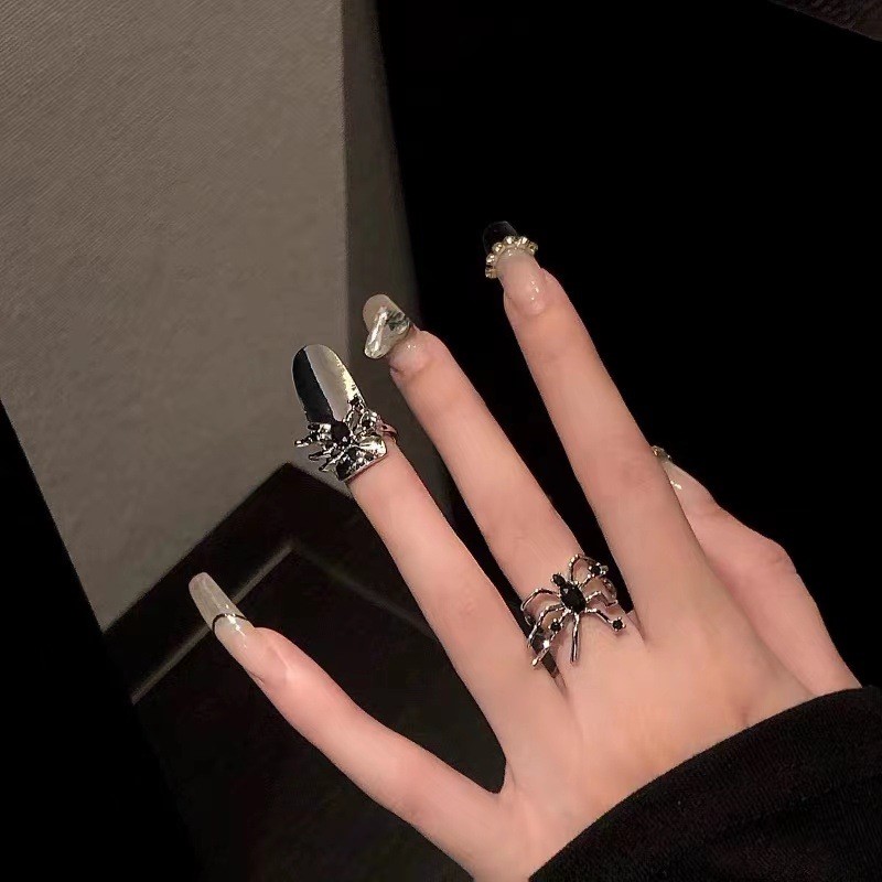 网红The diablo spider black gem opening index finger ring fe