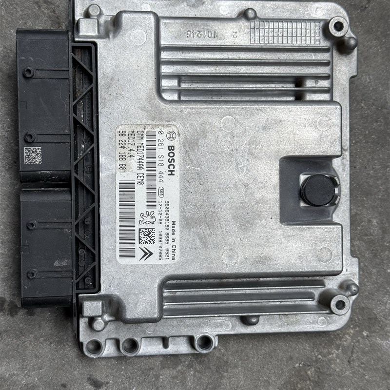 适用于标致3008 508 40q08 5008 DS5 DS6发动机电脑板0261S18444